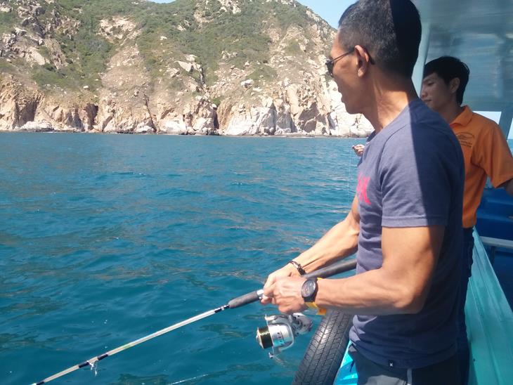 Vinh Hy Bay Day Tour From Mui Ne: Snorkeling And Fishing Tour