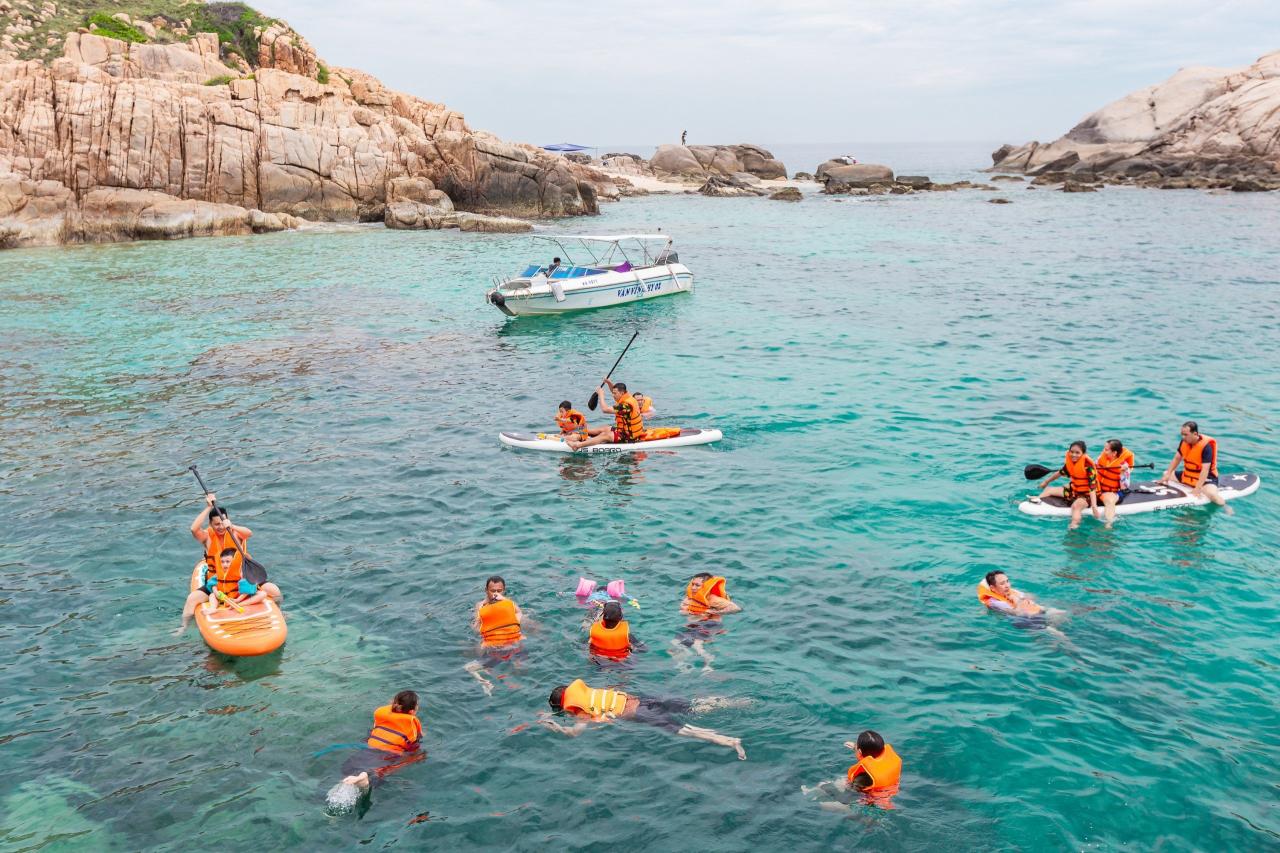 Vinh Hy Bay Day Tour From Mui Ne: Snorkeling And Fishing Tour