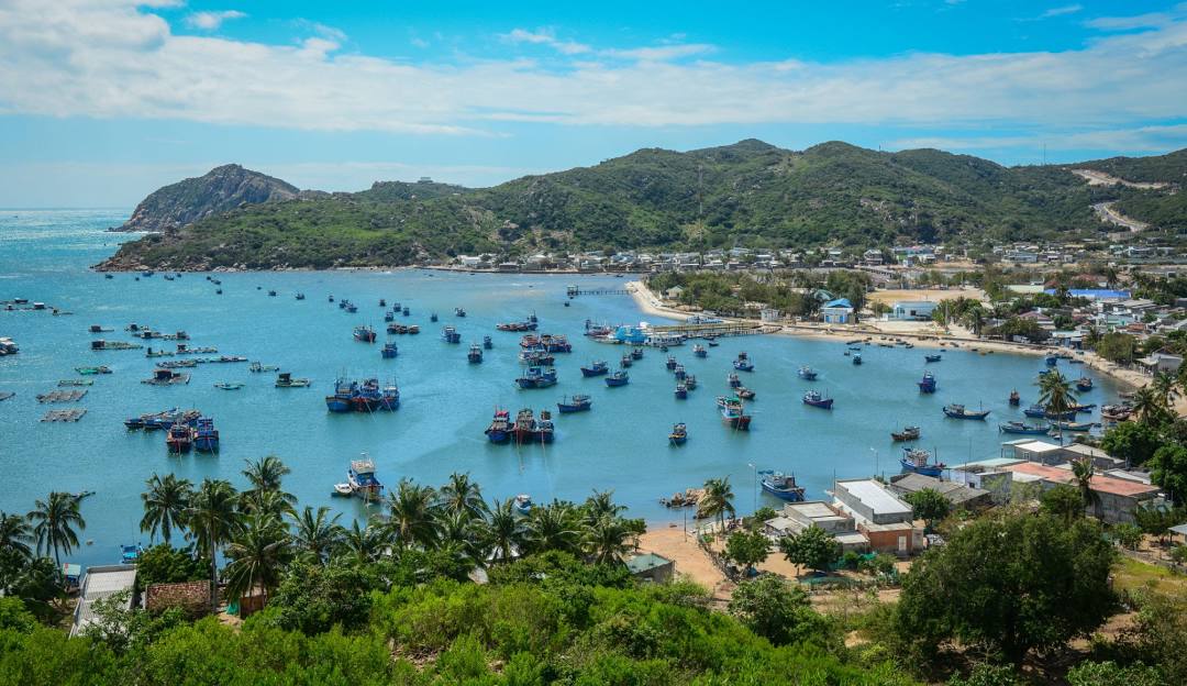 Vinh Hy Bay Day Tour From Mui Ne: Snorkeling And Fishing Tour